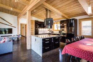 Chalets Chalet Base Camp : photos des chambres