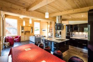 Chalets Chalet Base Camp : photos des chambres