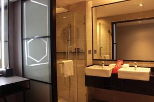 Grand Deluxe Double or Twin Room room in Jom Staycation @theRED