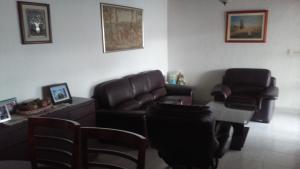 Casa privada para descanso, se renta para 8 personas completa Y tambien por habitacion con baño privado para 2 o 4 personas compartiendo areas comunes