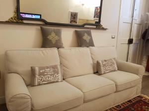 Single Room with Private Bathroom