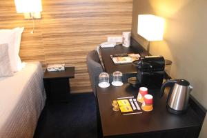 Superior Double or Twin Room with Air Conditioning room in Hotel de France