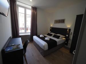 Hotels Hotel Le Biarritz - Vichy : photos des chambres