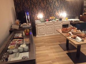 Hotels Le Galion Hotel et Restaurant Canet Plage - Logis : photos des chambres