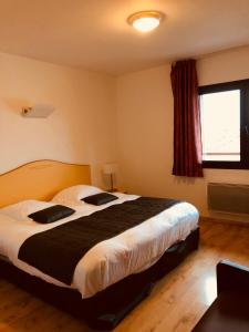 Hotels Le Champ des Lys : photos des chambres