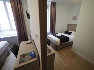 Standard Single Room room in Hôtel de Biarritz