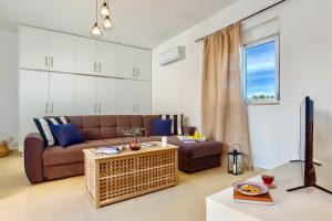 Summer Breeze Villa