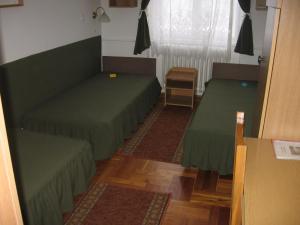 Triple Room room in Mater Salvatoris House
