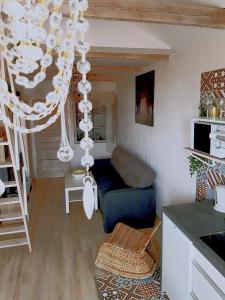 Dp Art 14 OLD TOWN Self check in