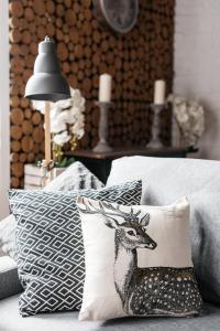 Miodowa Apartment by Loft Affair
