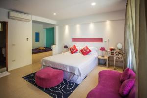 Phòng Gia Đình Kẹo Hồng Tầng 1 (1st Floor Pink Candy Family Room)