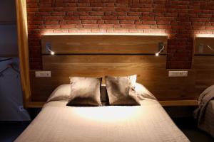 Hotels Hotel des Pyrenees : Chambre Triple