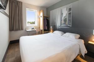 Hotels B&B HOTEL Brignoles : photos des chambres