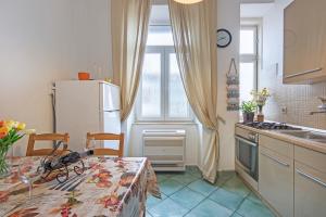 Pula city center big apartment with private parking