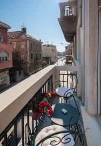 Deluxe Suite with Balcony room in VIP Rooms