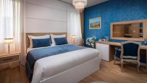King Room with Garden View room in VIP Rooms