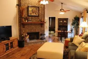 Comfy Cozy Affordable Home Away Home - Sachse