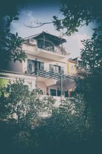 Photographer's Apartments - Alikanas