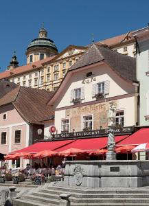 2 stern pension Madar Café Restaurant zum Fürsten Melk Österreich