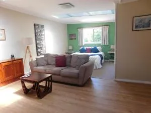 Amble'a'While on Tamar - Glengarry