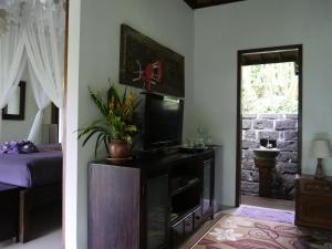 Bungalow Deluxe Nhìn Ra Khu Vườn (Deluxe Bungalow with Garden View)