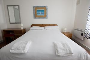 Spanish Cove Holiday Homes Sleeps 5 by Trident Holiday Homes