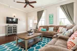 Three Bedroom House room in 38th Street Retreat - Upstairs Level