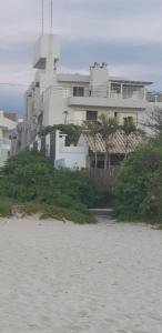 IDP204- APARTAMENTO DE 2 DORMITORIOS NO INGLESES