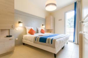 Standard - Apartment 6 people - 2 bedrooms - Balcony room in Résidence Pierre & Vacances Premium Julia Augusta