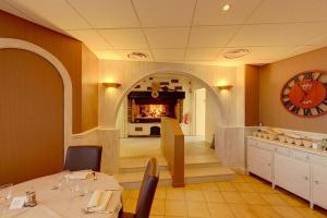 Hotels Le Tournedos : photos des chambres