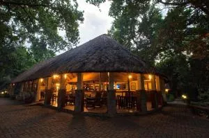 Island Safari Lodge - Mababe