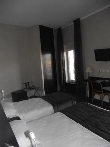 Hotels Logis Hotel des Bourbons : photos des chambres