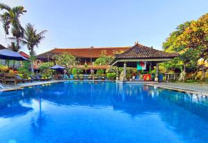 Satriya Cottages hotel, 
Bali, Indonesia.
The photo picture quality can be
variable. We apologize if the
quality is of an unacceptable
level.