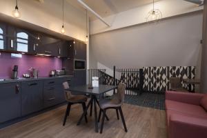 Dezign Suite room in Roomzzz Manchester Corn Exchange