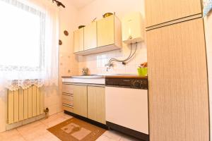 Apartment Milena 1560