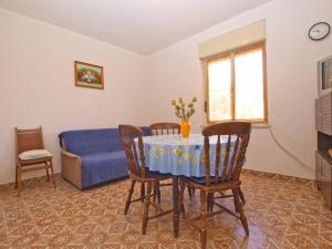 Apartments Mirela 1554