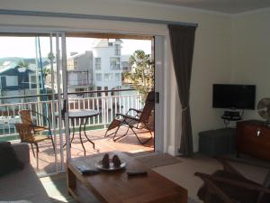 WATERFRONT 15 QUAY WEST