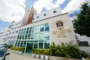 San Marino Hotel - 皮拉尼亚斯