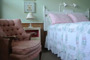 Queen Room room in Pleasant Valley Resort