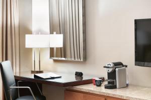 Classic King Room with free beach access room in Swissôtel Al Ghurair Dubai