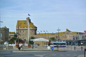 B&B / Chambres d'hotes Au Logis De La Rance Bed and Breakfast : photos des chambres