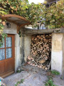 Appartements Gite Chambre de la Tante Camille - Les Filles Tresy : photos des chambres