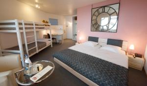 Family Room with Lake View room in Le Mont-Vully - Hôtel Restaurant