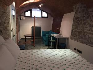 All Ombra del Portico