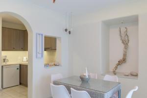 PEBBLES 1BD house with Sea View in the heart of Naousa Paros Greece