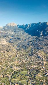 Camí de Ses Fontanelles 34, C.P: 07100, Sóller, Majorca, Spain.