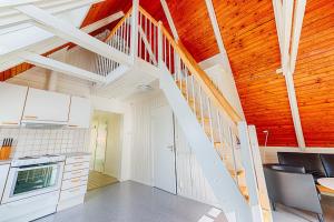 Three-Bedroom House (6 Adults) room in Mötesplats Borstahusen