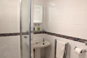 Superior Double Room room in Avron House