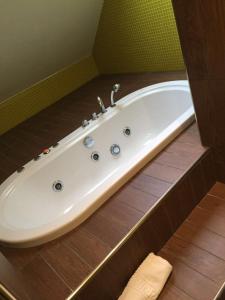Suite - Split Level