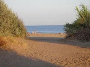 villa provençal avec piscine a vias de 10 personnes - 维亚斯